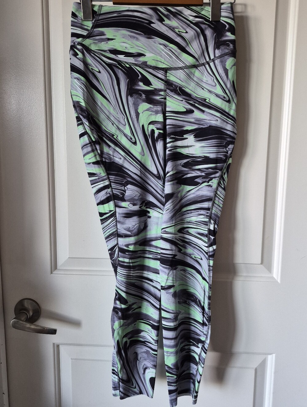 Lululemon Abstract Marble Swirl Print Tights — Black & Mint Green Size 6